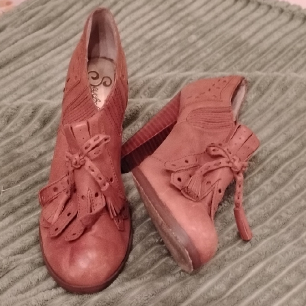Anthropologie Seychelles Women's Tassel Mules in Brown Size 8